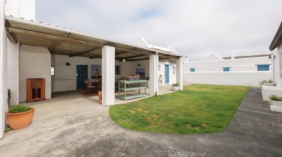 4 Bedroom Property for Sale in Struisbaai Western Cape